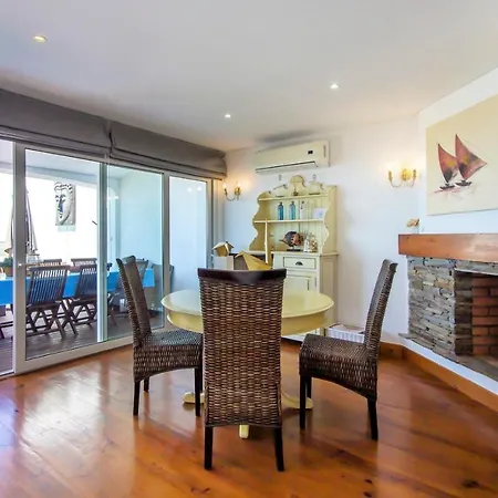 Luxurious Beachfront De La With Private Acces