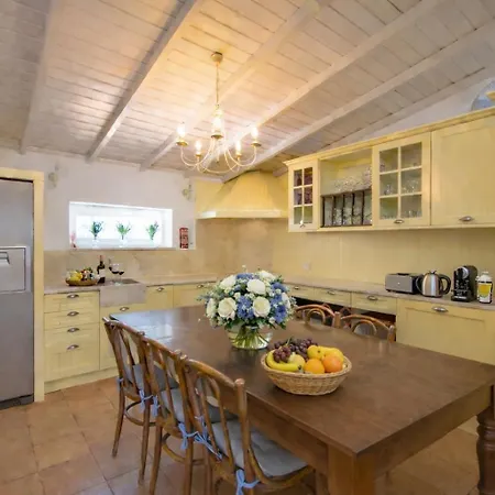 Luxurious Beachfront De La With Private Acces Villa Albufeira