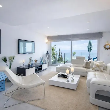 Luxurious Beachfront De La With Private Acces