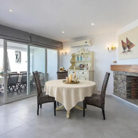 Luxurious Beachfront De La With Private Acces *