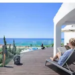 Exclusive Beachfront In - Private Access - Heatable Pool & Jacuzzi - Sleeps 10