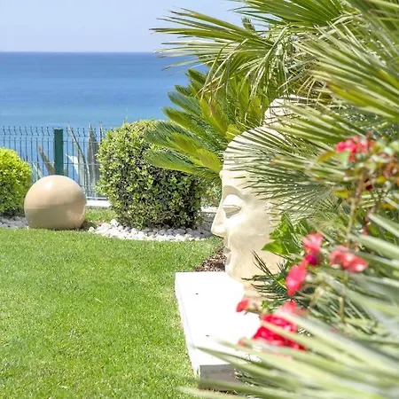 Luxurious Beachfront De La With Private Acces Albufeira