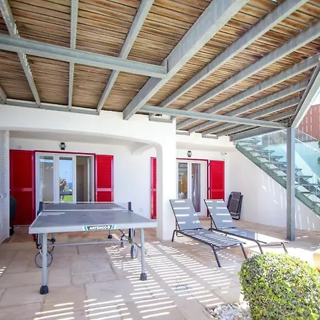 Luxurious Beachfront De La With Private Acces Villa