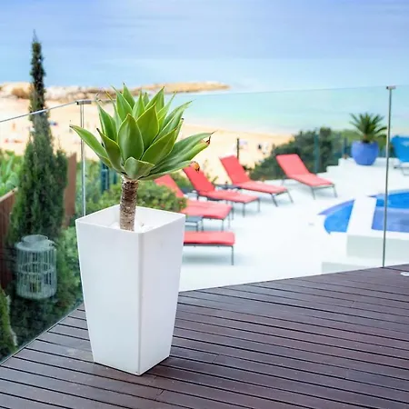 Luxurious Beachfront De La With Private Acces Villa