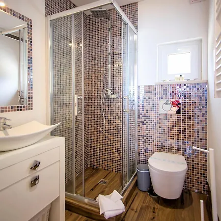 Βίλα Beachfront - Private Access - Walk Everywhere Without Car - Pool & Jacuzzi *