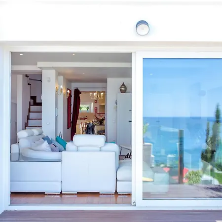 Villa Exclusive Beachfront In - Private Access - Heatable Pool & Jacuzzi - Sleeps 10