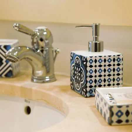 Exclusive Beachfront In - Private Access - Heatable Pool & Jacuzzi - Sleeps 10 *