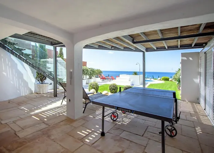 Oceanfront Luxury Villa With Private Beach Access Pool & Jacuzzi Walk To Town Sleeps 10 빌라