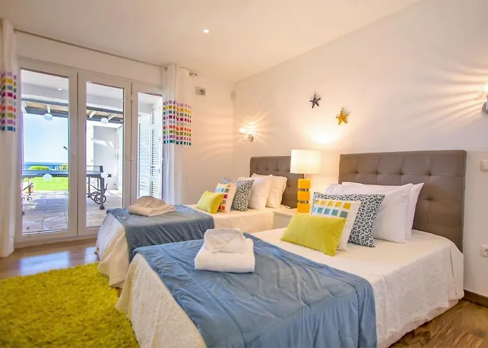 Oceanfront Luxury Villa With Private Beach Access Pool & Jacuzzi Walk To Town Sleeps 10 빌라 알부페이라