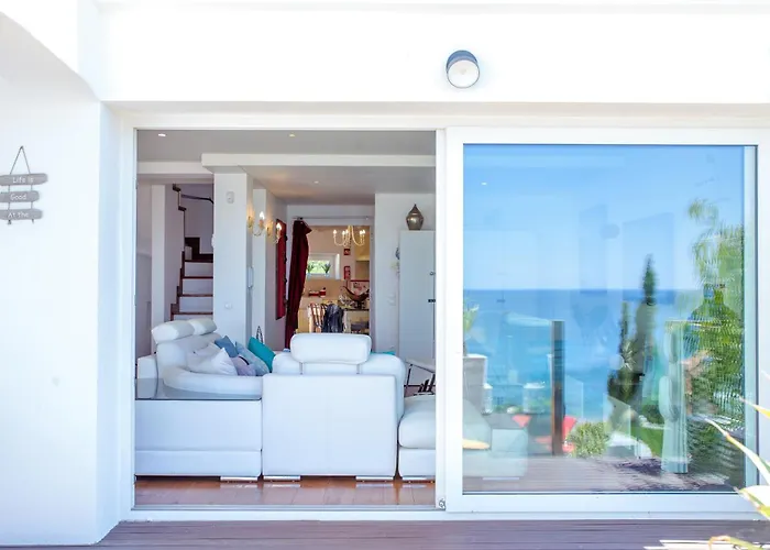 빌라 Oceanfront Luxury Villa With Private Beach Access Pool & Jacuzzi Walk To Town Sleeps 10