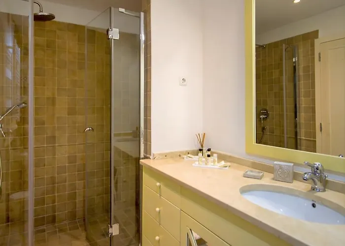 Oceanfront Luxury Villa With Private Beach Access Pool & Jacuzzi Walk To Town Sleeps 10 빌라 *