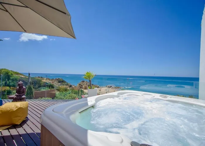 Villa Exclusive Beachfront In - Private Access - Heatable Pool & Jacuzzi - Sleeps 10
