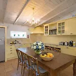 Exclusive Beachfront In - Private Access - Heatable Pool & Jacuzzi - Sleeps 10 Willa Albufeira