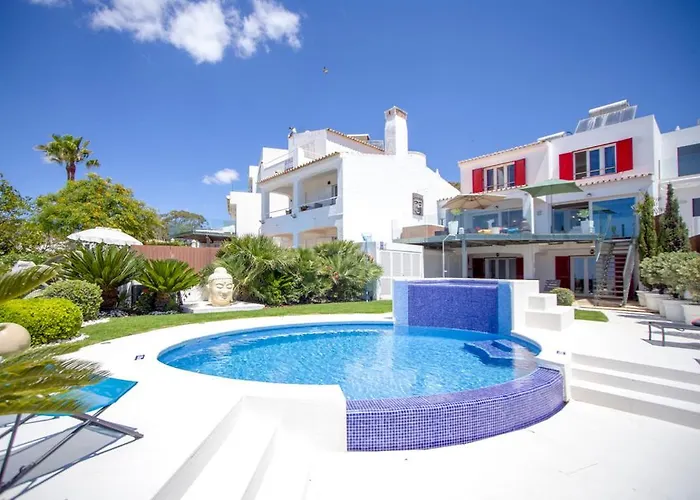 Exclusive Beachfront In - Private Access - Heatable Pool & Jacuzzi - Sleeps 10 Vila