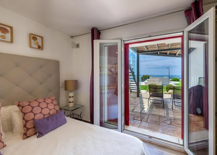 Villa Exclusive Beachfront In - Private Access - Heatable Pool & Jacuzzi - Sleeps 10 *